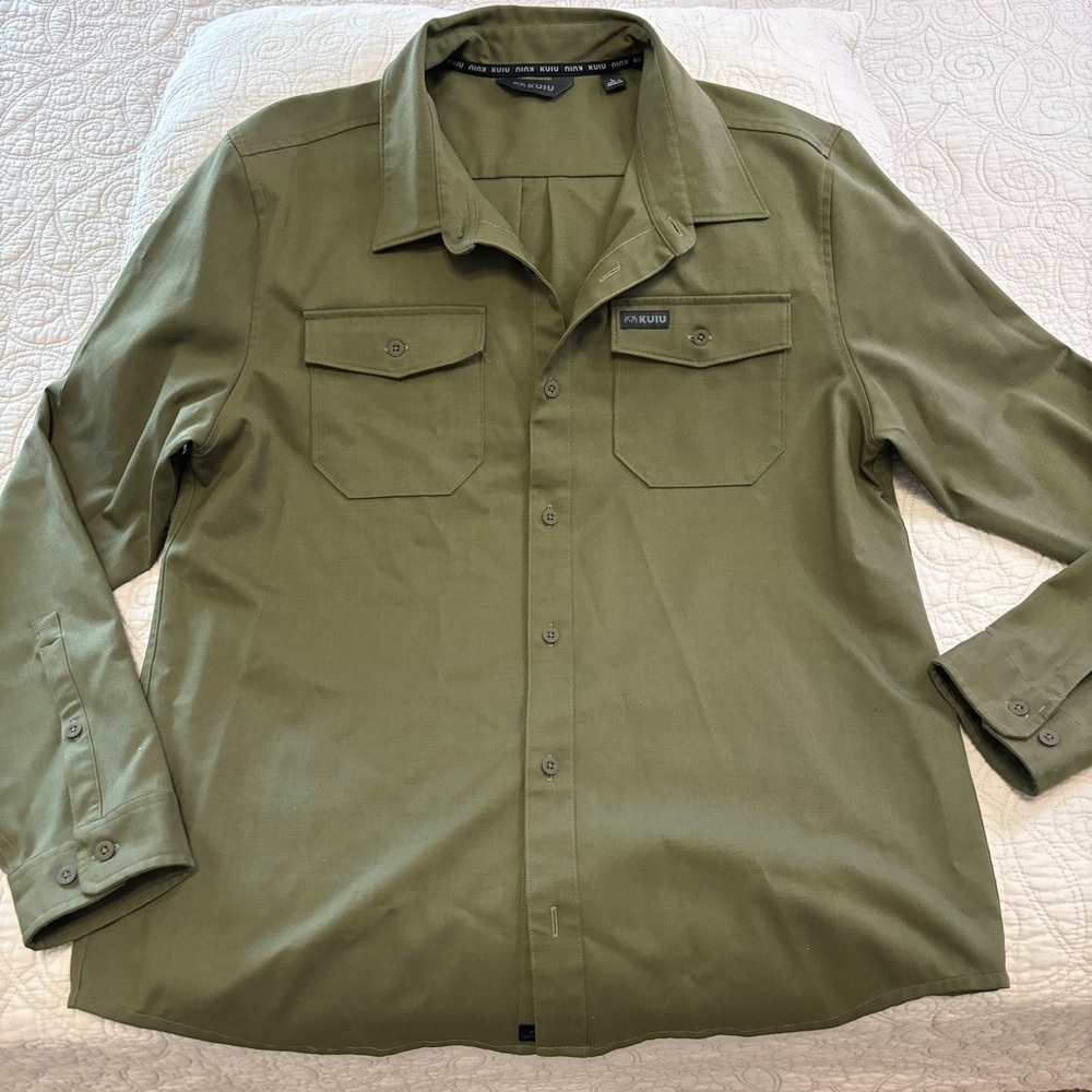 KUIU Men’s Large Work Shirt. Green, long sleeve, quality button down work shirt